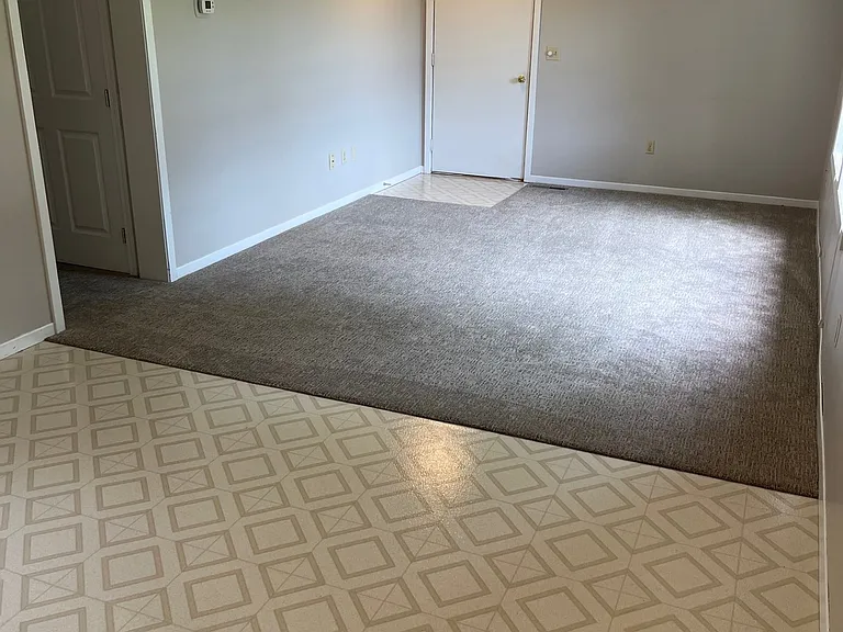 513 Elm Ave — Photo 2