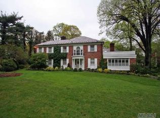 49 Elderfields Rd, Manhasset, NY 11030