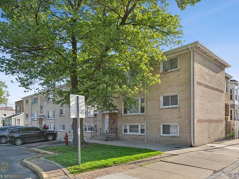 1204 S 49th Ct #6 — Photo 1