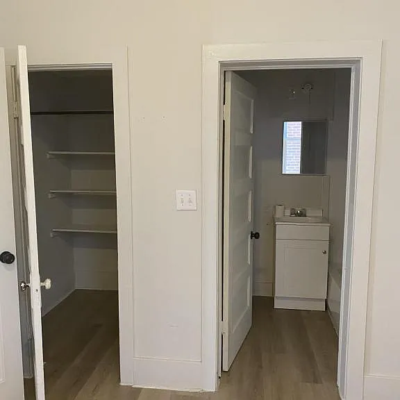 404 E Bond St #8 — Photo 8