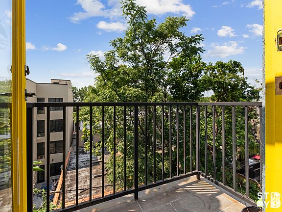3rd image of 89 Moffat St #4G
