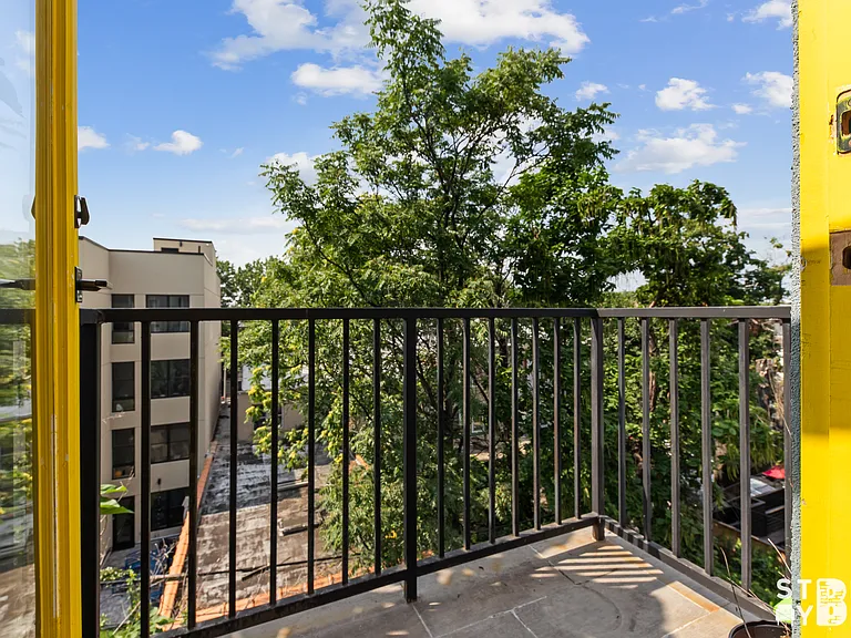 89 Moffat St #4G — Photo 3