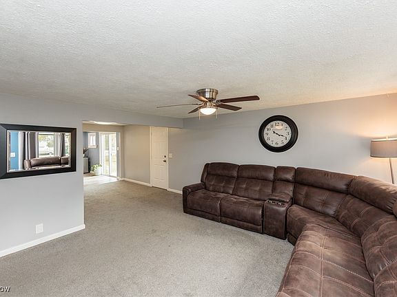 5th image of 1883 Edgewood Dr