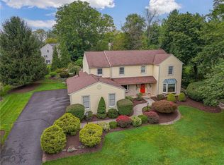 4399 Driftwood Ln, Allentown, PA 18103