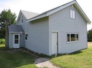 4 North Rd, Peru, MA 01235