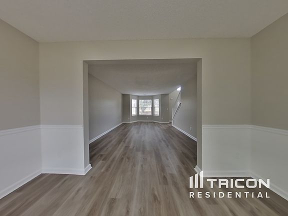4th image of 232 Ermines Way