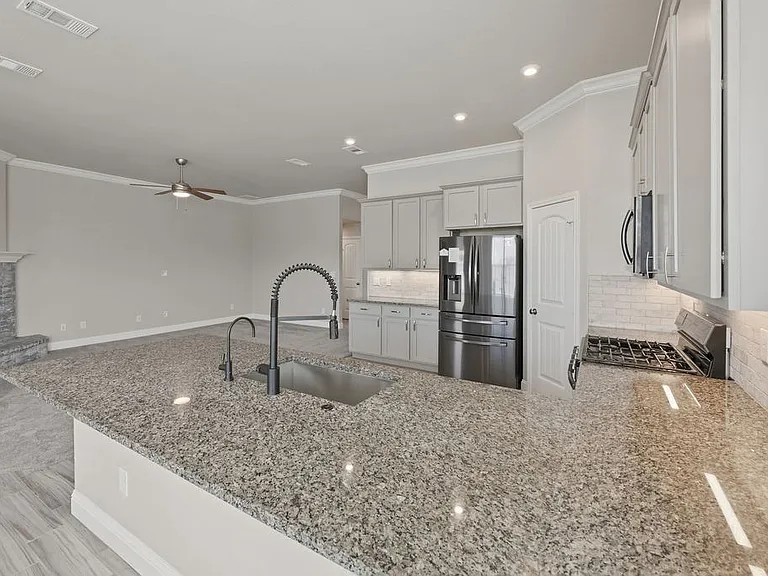 6801 Baron Dr — Photo 25
