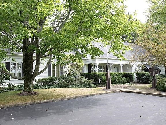 COVERED FRONT PORCH ADDITIONAL PARKING