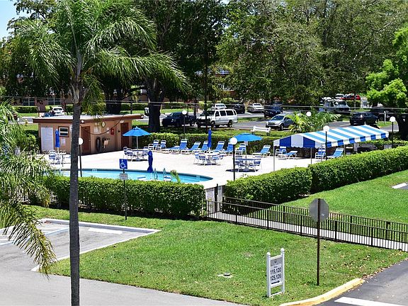 5th image of 9681 Sunrise Lakes Blvd APT 301