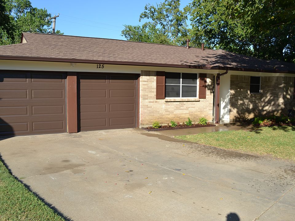 1st image of 125 Collins Ct