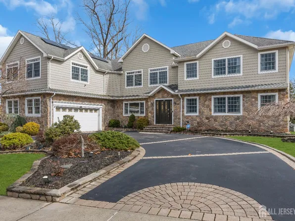 896 Kearney Dr, North Brunswick, NJ 08902