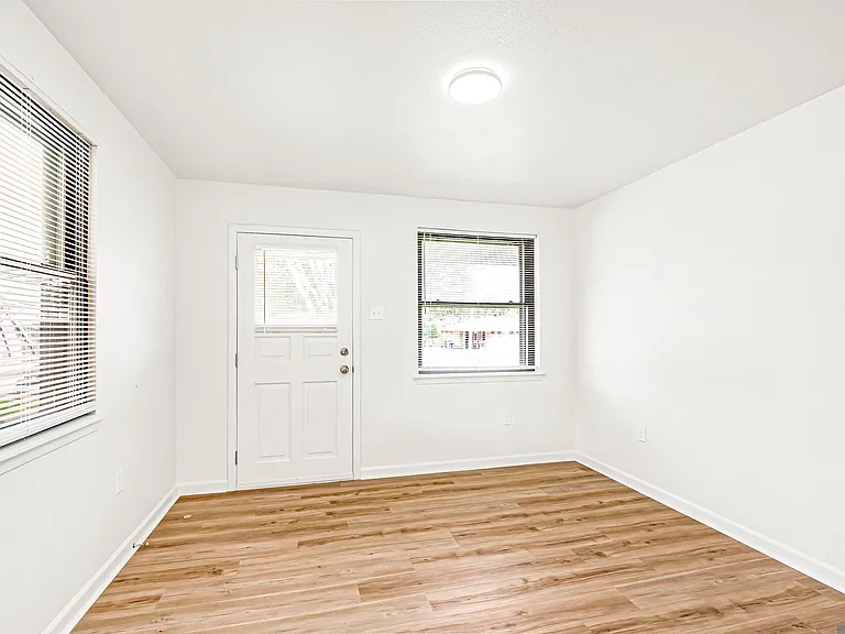 11444 Saint Lawrence Dr — Photo 17