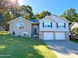 609 Barton Pl, Neosho, MO 64850