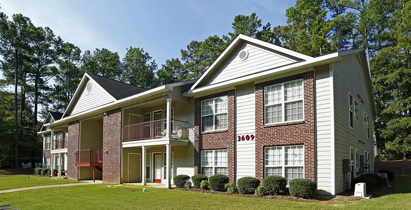 Karen Lake Apartments — Photo 1