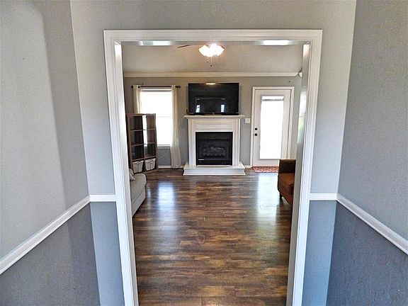 5th image of 1207 Silver Leaf St