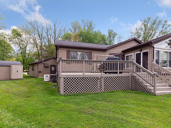 3rd image of 204 Crockett Dr