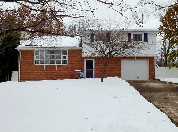 1st image of 25 Brookside Ave E
