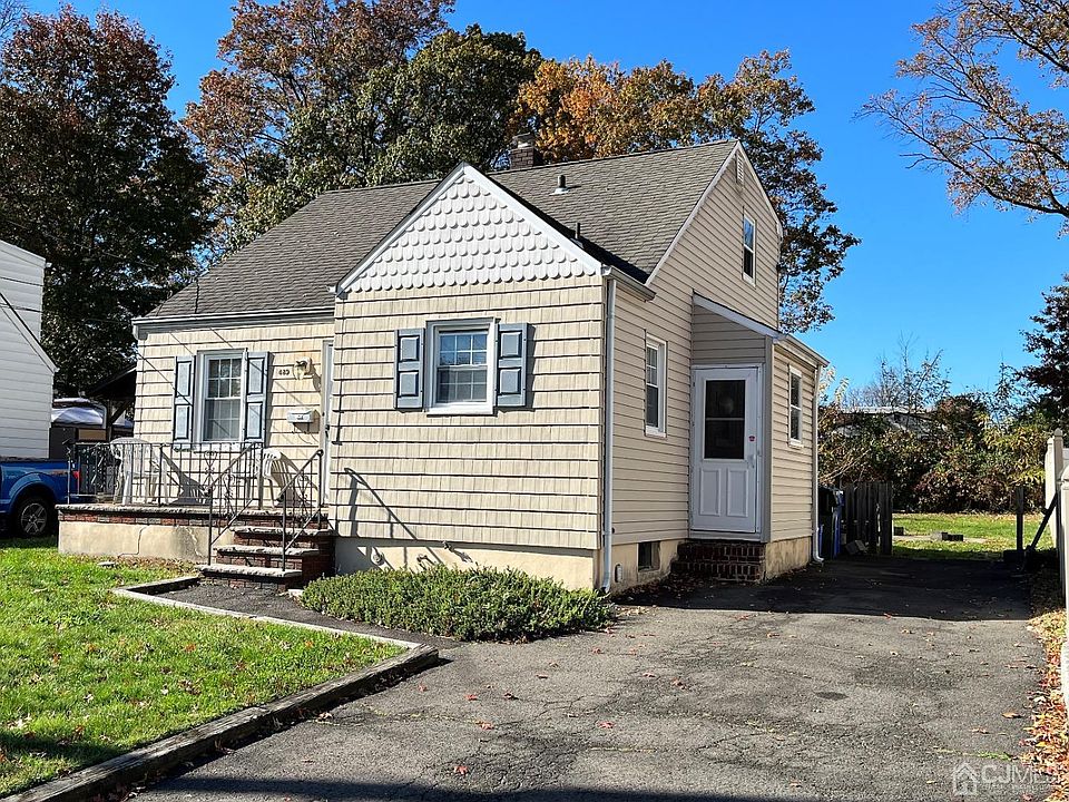 2nd image of 489 E Woodbridge Ave