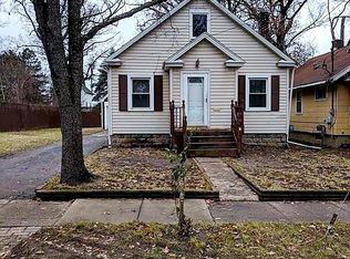 712 Leslie St, Lansing, MI 48912