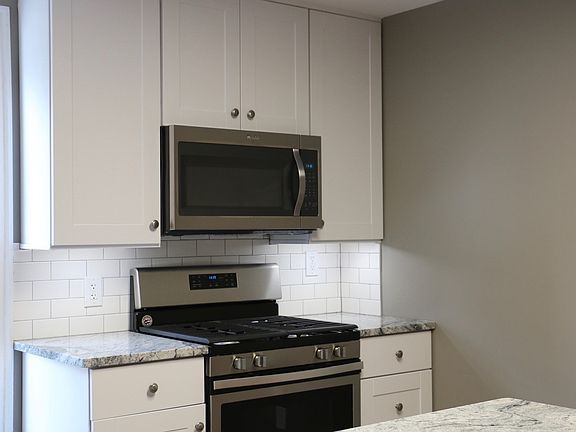 2nd image of 178 Ashland Ave #2nd