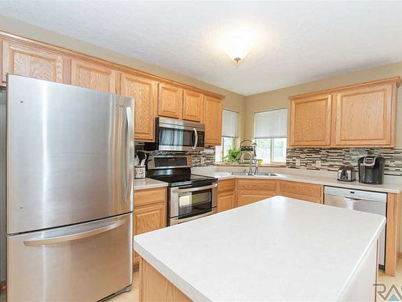 5th image of 6808 S Mogen Ave