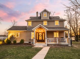 W200S10707 E Shore Dr, Muskego, WI 53150