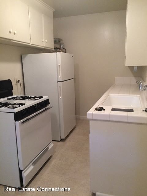 1st image of 382 N Fair Oaks Ave APT 5