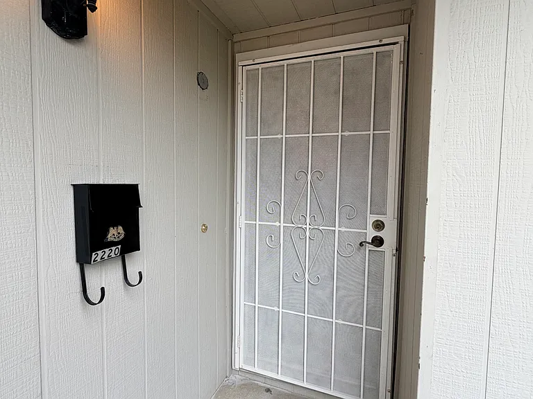 2220 Mesquite Dr — Photo 14