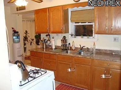 521 Hazel St photo 1