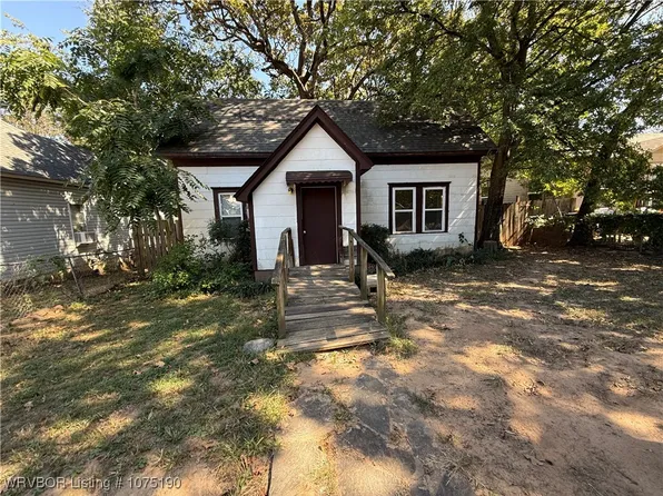 817 S 18th St, Fort Smith, AR 72901