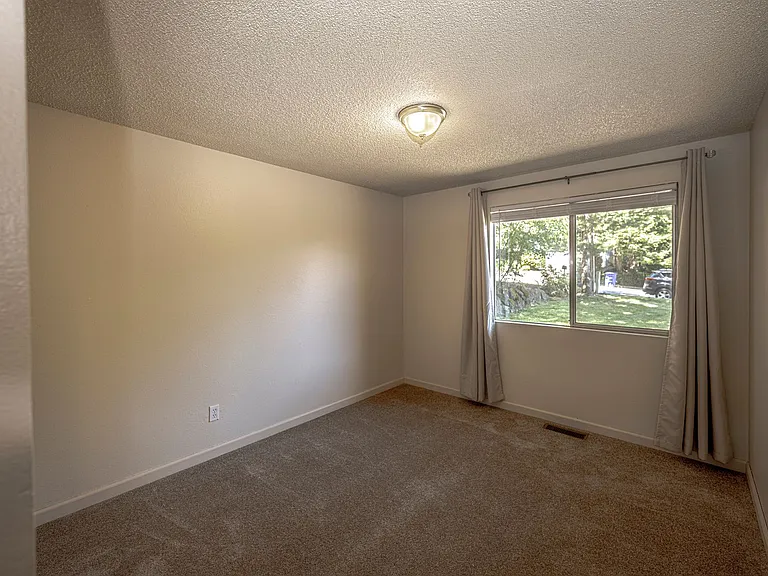 17123 NE 31st Pl — Photo 12