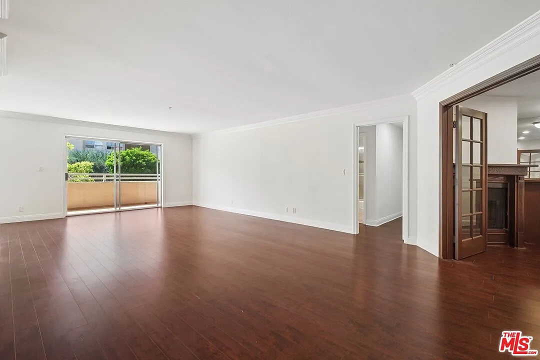 2 bed, 2.0 bath, 1800 sqft, $4,100 — Photo 4