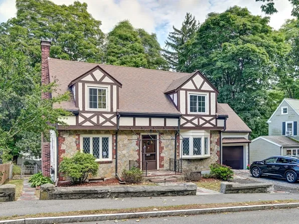 189 Robbins St, Milton, MA 02186