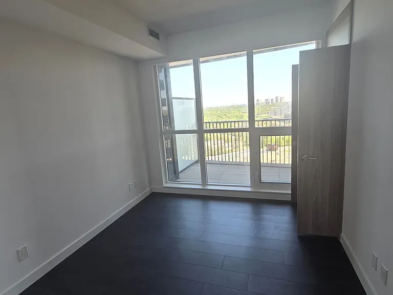 18 Esther Shiner Blvd #2011 — Photo 17