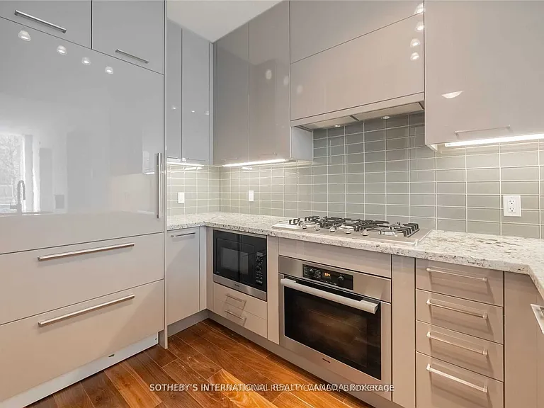 29 Queens Quay E #Townhouse 113 — Photo 8