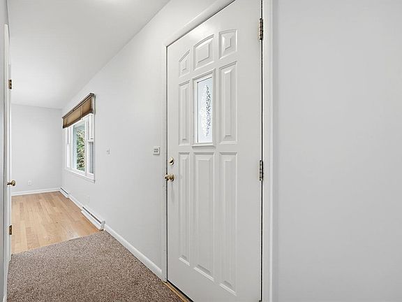 4th image of 706 Hintze Rd