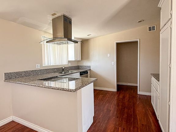 5th image of 6340 Mariposa Ave