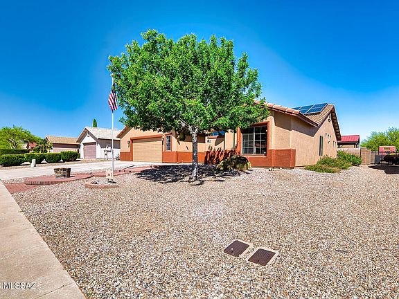2nd image of 2935 Plaza De Viola