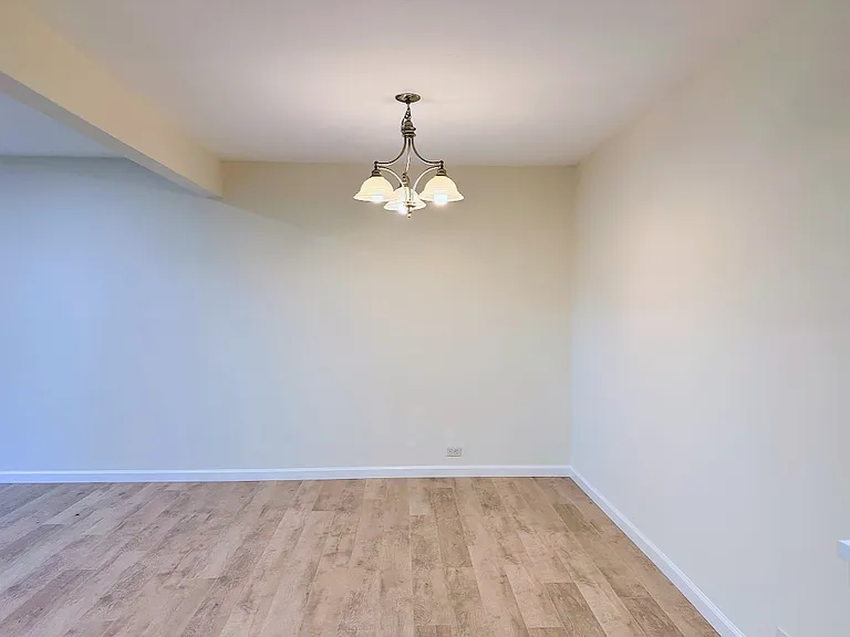 7101 Admiralty Ln — Photo 18