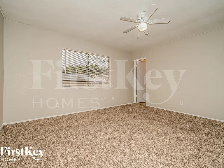 6403 Redwood Ln — Photo 7
