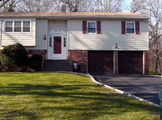 49 Dorothy St, Port Jefferson Station, NY 11776