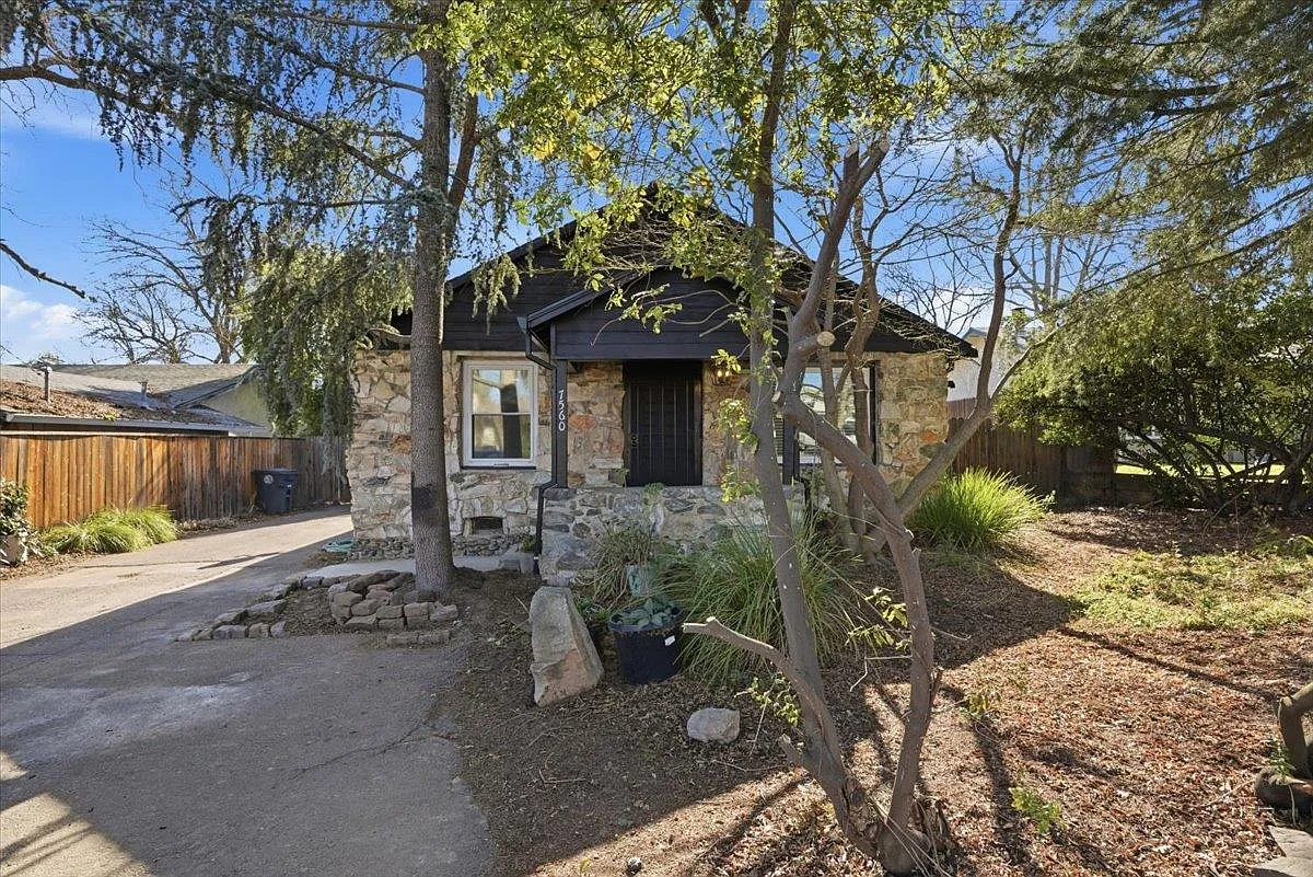 7560 Baird Way photo 1