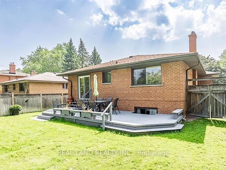 274 Timothy Ct #UPPER — Photo 34