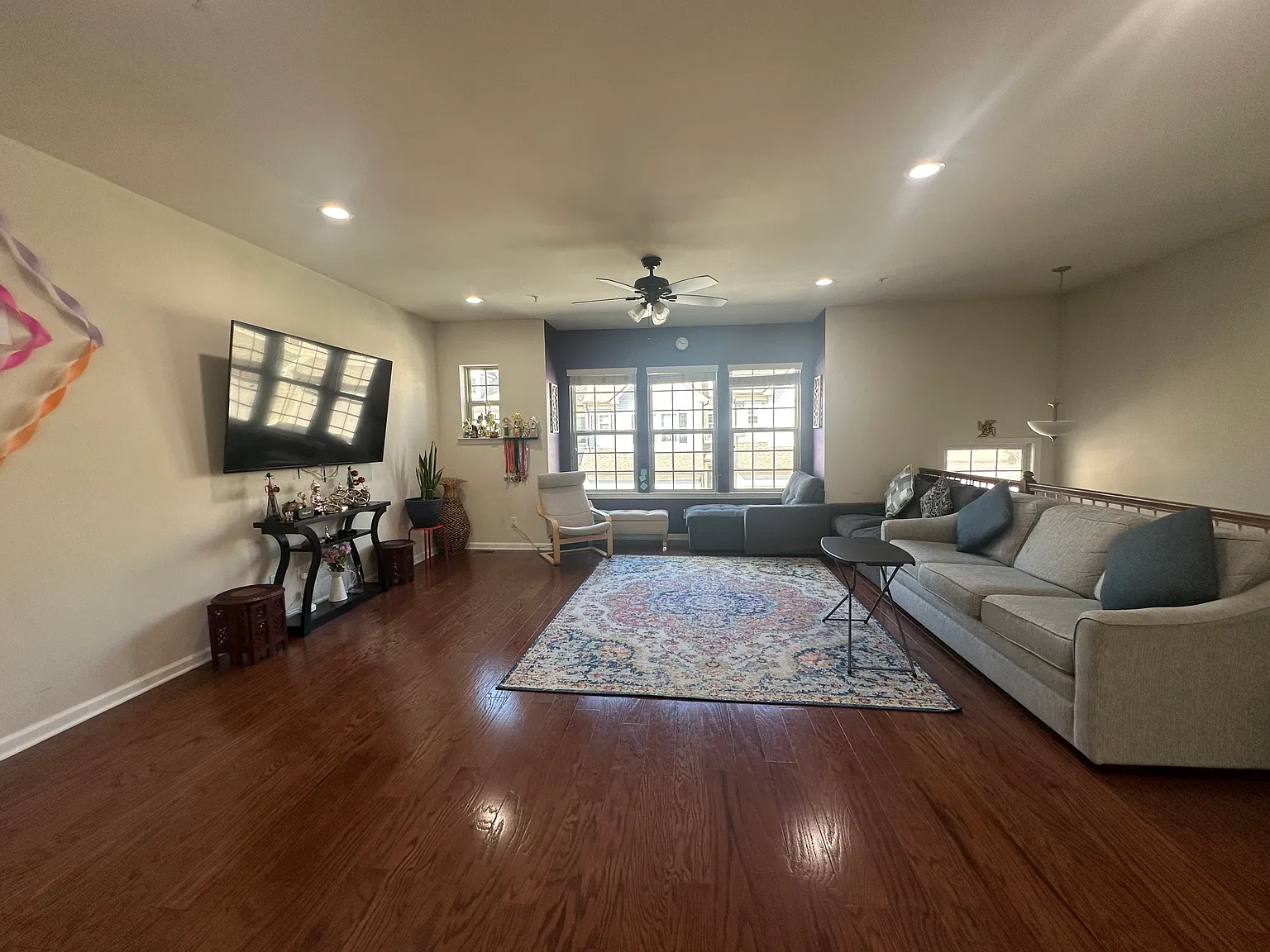 3 bed, 2400 sqft, $3,500 — Photo 4