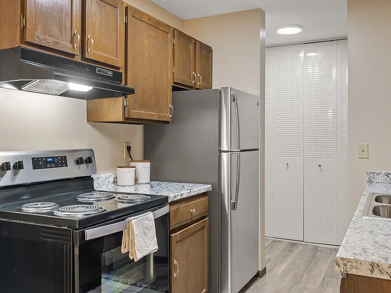 Eastgate Apartments — Photo 25