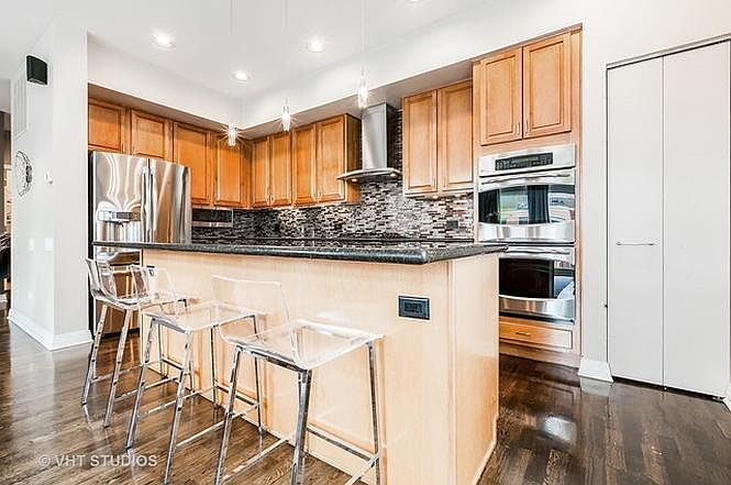 2nd image of 330 N Clinton St APT 301