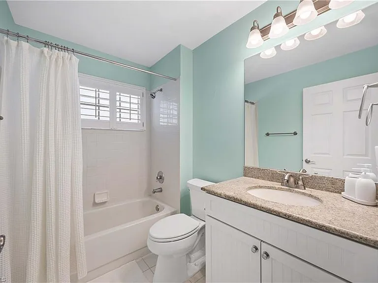 7050 Barrington Cir #202 — Photo 25