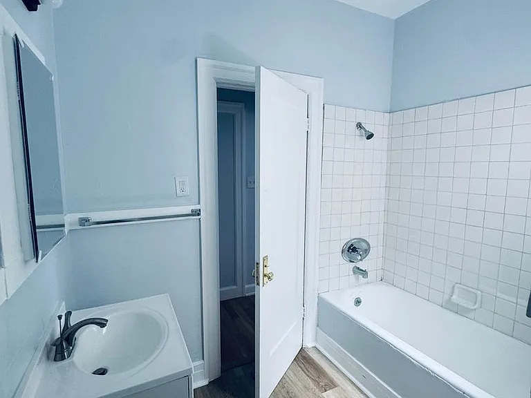 255 S Catalina St — Photo 17