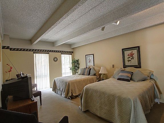 2nd image of 551 N Pearl St APT 306