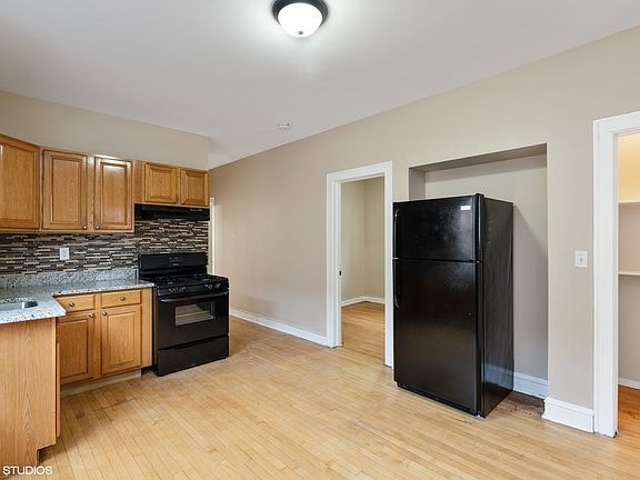 5th image of 6827 S Maplewood Ave